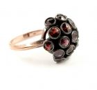Strange round Bohemian garnet Chrysanthemum ring