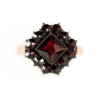 Bohemian garnet ring /  Böhmischer Granatring
