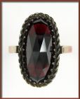 Vintage Victorian oval garnet ring