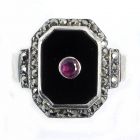 Ring mit Onyx-Octagon + Markasit + echt Rubin