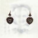 Beautiful garnet heart earrings w/ 14ct gold wires in Victorian style