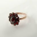 Sweet Vintage oval garnet cabouchon ring in Victorian style