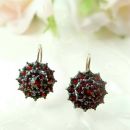 Round Bohemian garnet earrings/boutons