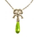 Schleifencollier mit imit.Peridot Briolette + Perlchen + Markasit