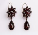Beautiful garnet star earrings w/14ct gold wires