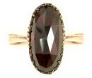 ovaler Ring mit 1 gr.ovalem Granat